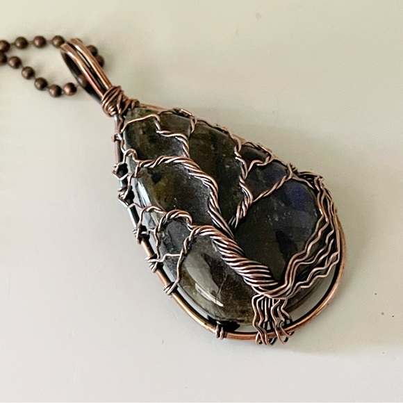 ARTISAN Labradorite Copper Wire Wrapped Tree of Life Pendant Necklace - Picture 11 of 13